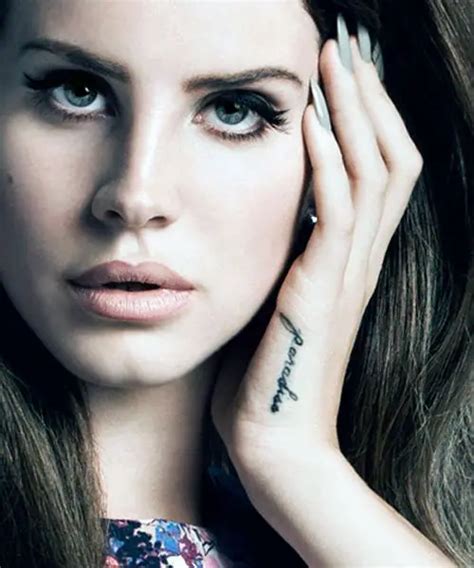 tatuajes de lana del rey|Los tatuajes positivos y negativos de Lana del Rey